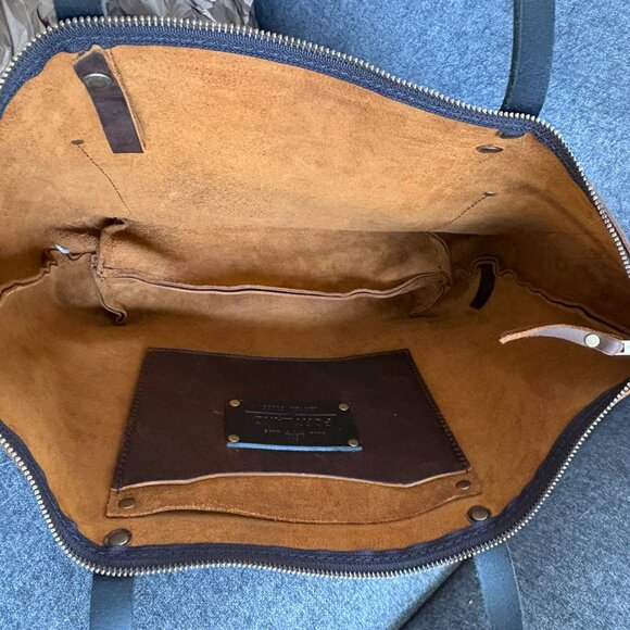 PLG Large Canyon Zip Tote - Picture 2 of 4